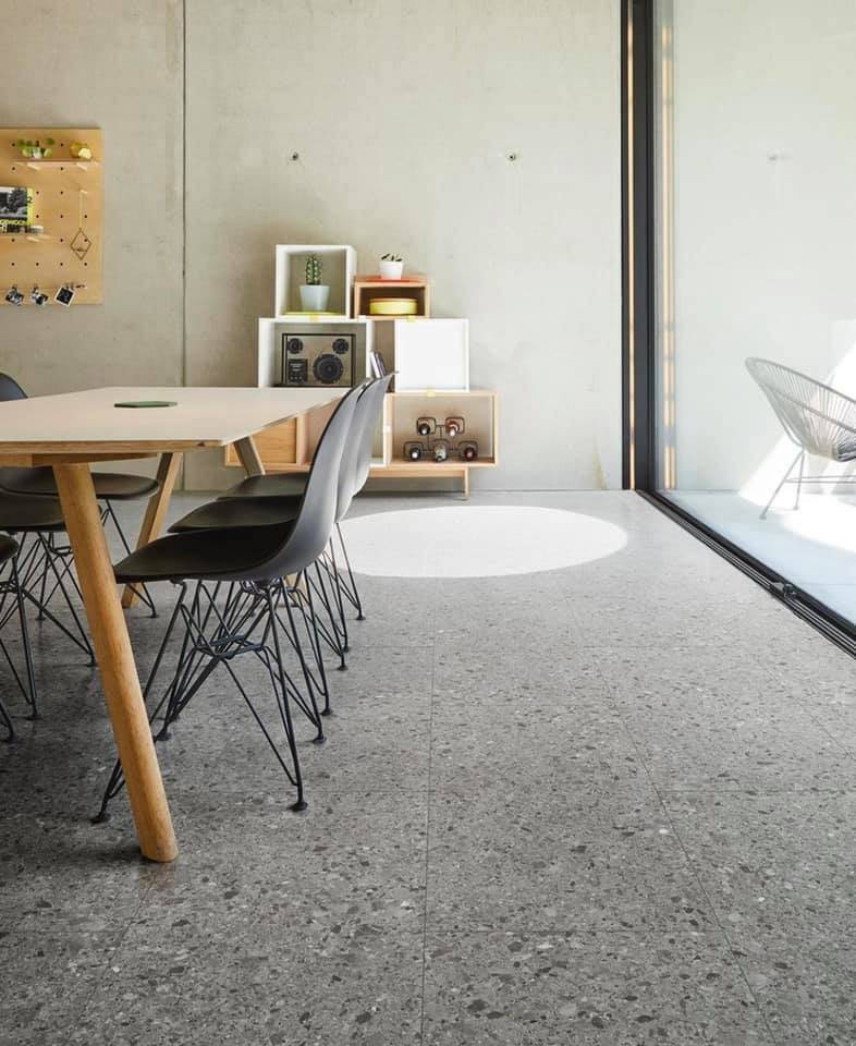 Service de préparation de supports et installation de sols stratifiés Tarkett dans collèges à Strasbourg en Alsace